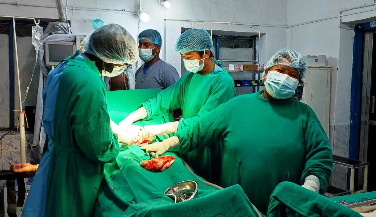 दैलेख अस्पतालमा एकैदिन दुई गर्भवतीको जटिल शल्यक्रिया