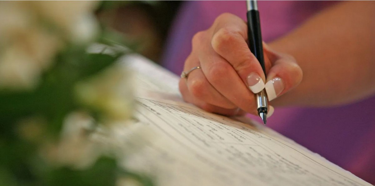 महिला किन पतिकै थर लेख्छन्?