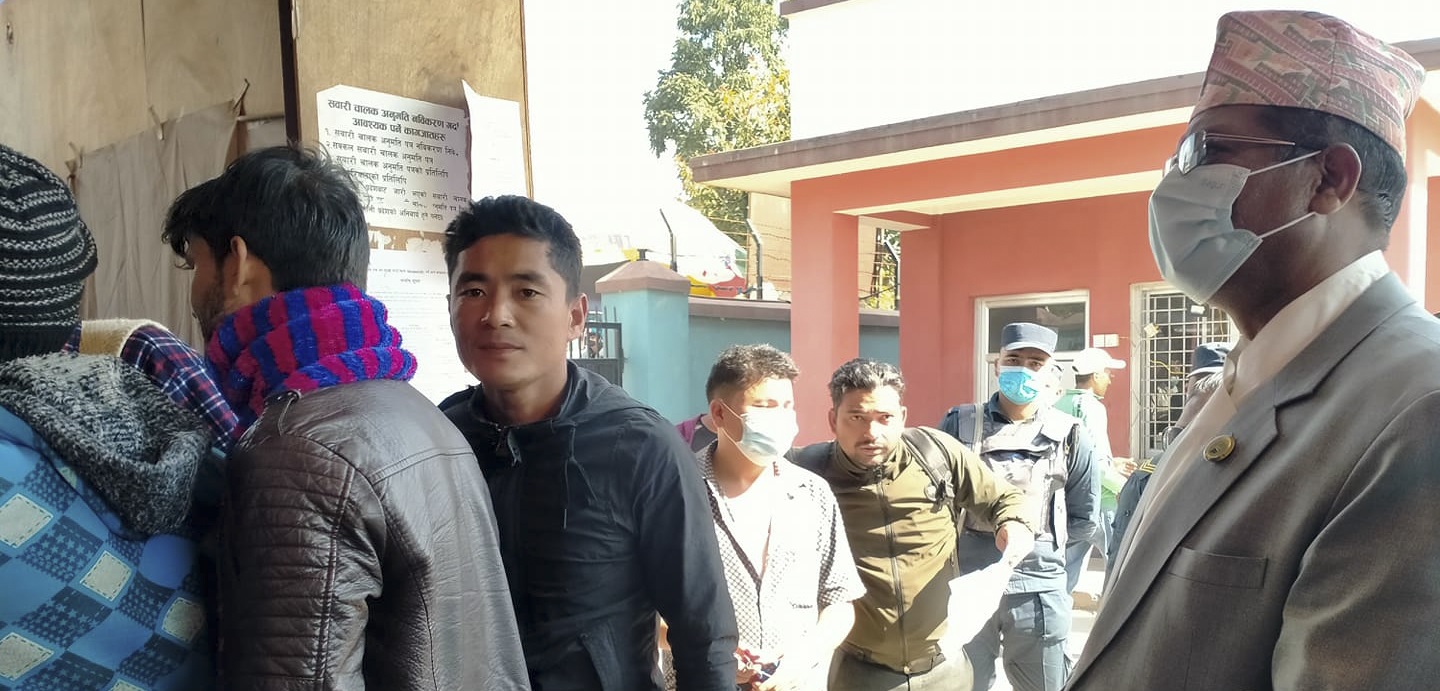 डुलेरै बित्यो मन्त्रीविनाका मुख्यमन्त्रीको १२ दिन