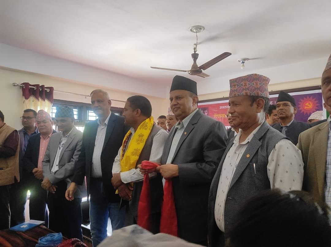 एकिकृत समाजवादी सुर्खेतको नेतृत्व एमालेमा समाहित